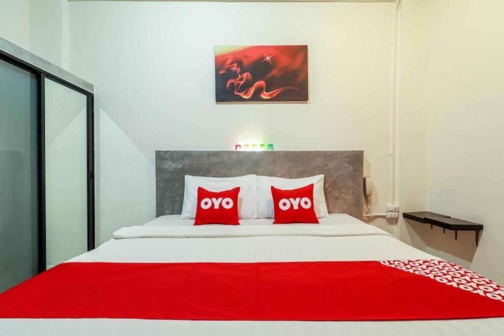 Oyo 412 7 Days Hotel Čiang Mai Exteriér fotografie