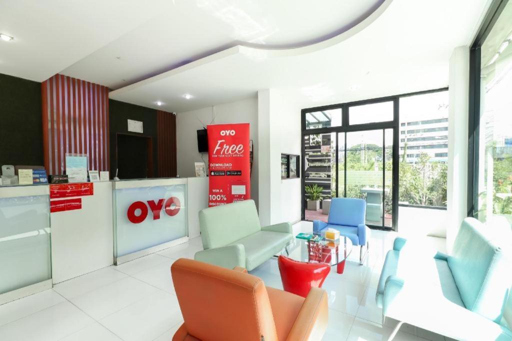 Oyo 412 7 Days Hotel Čiang Mai Exteriér fotografie
