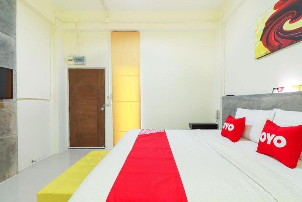 Oyo 412 7 Days Hotel Čiang Mai Exteriér fotografie