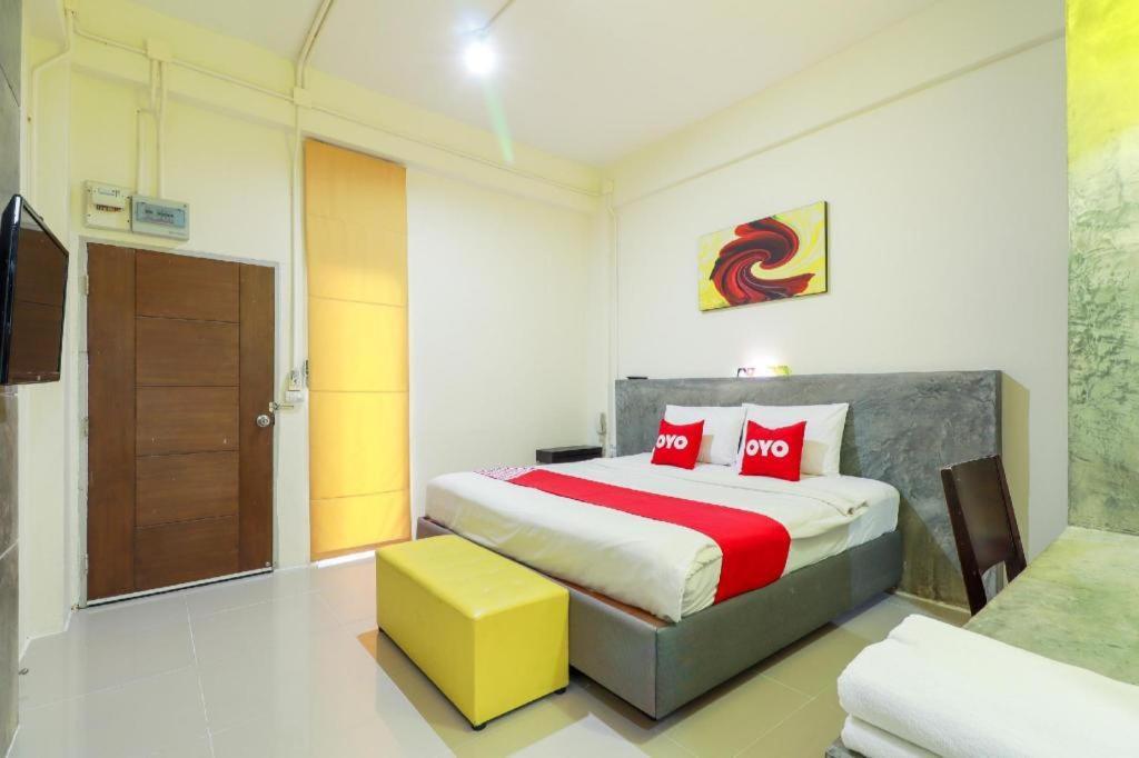 Oyo 412 7 Days Hotel Čiang Mai Exteriér fotografie