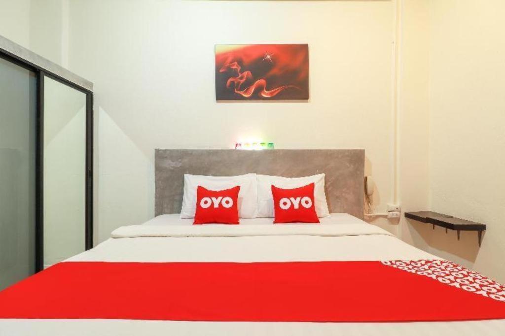Oyo 412 7 Days Hotel Čiang Mai Exteriér fotografie