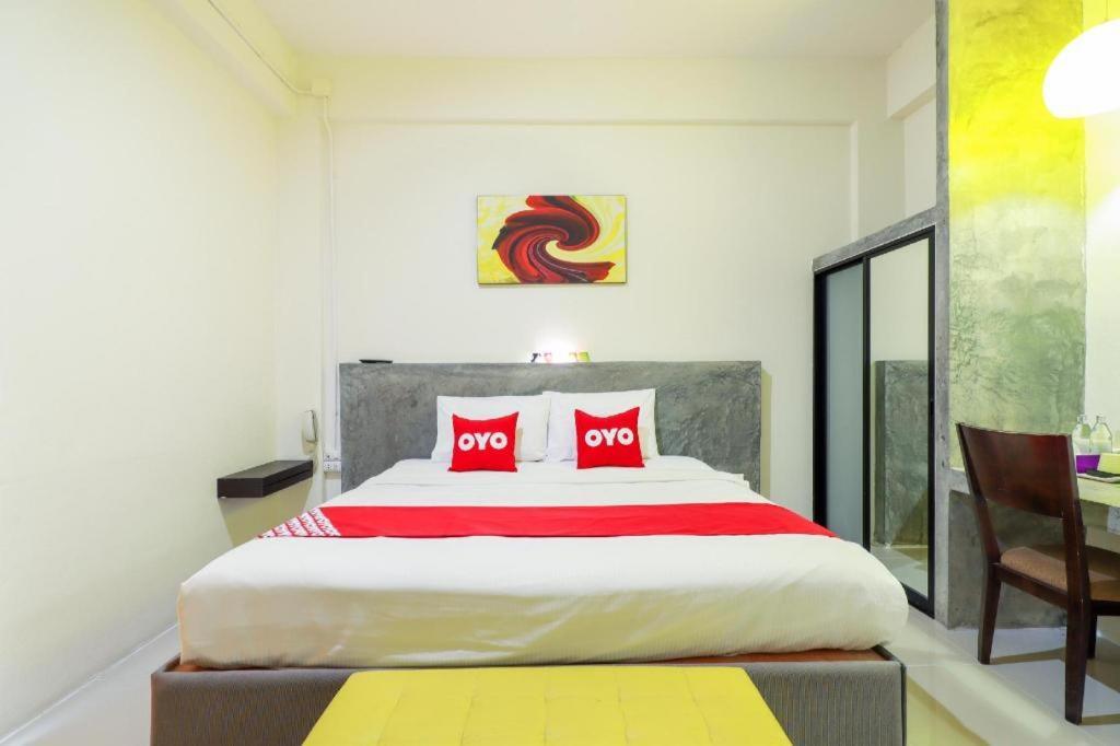 Oyo 412 7 Days Hotel Čiang Mai Exteriér fotografie