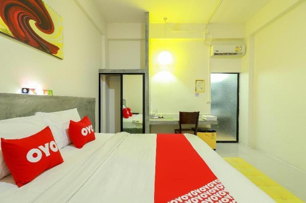 Oyo 412 7 Days Hotel Čiang Mai Exteriér fotografie